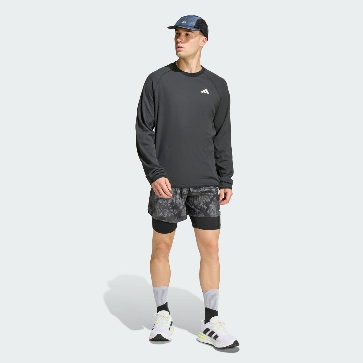 adi365 AP CRE M BLACK