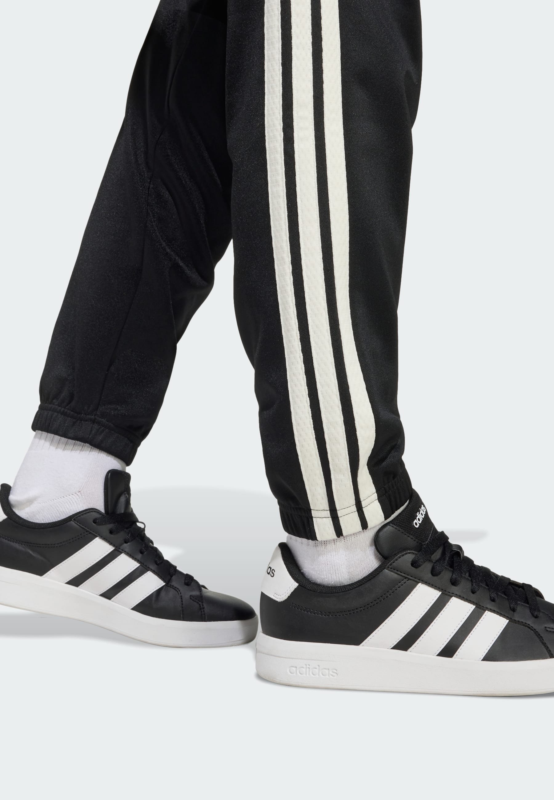 J STD TRCK PNT BLACK/OWHITE