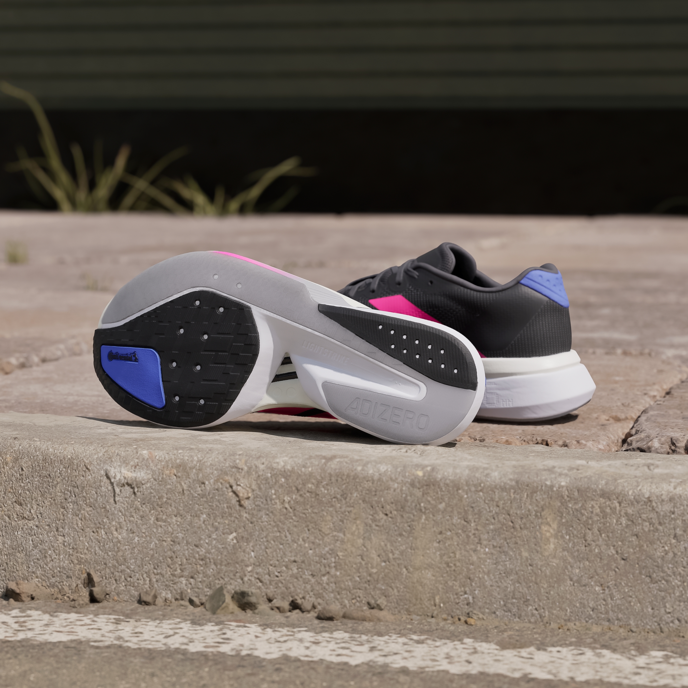 ADIZERO BOSTON 13 W CBLACK/LUCPNK/COBBLU