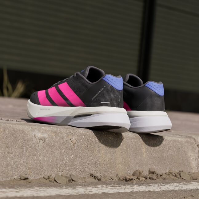 ADIZERO BOSTON 13 W CBLACK/LUCPNK/COBBLU