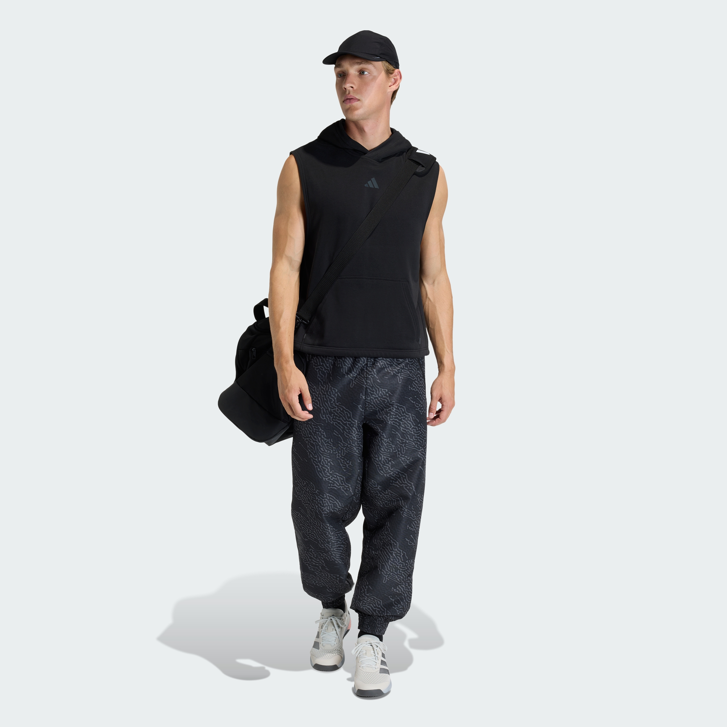 DROP ARMS HOOD BLACK