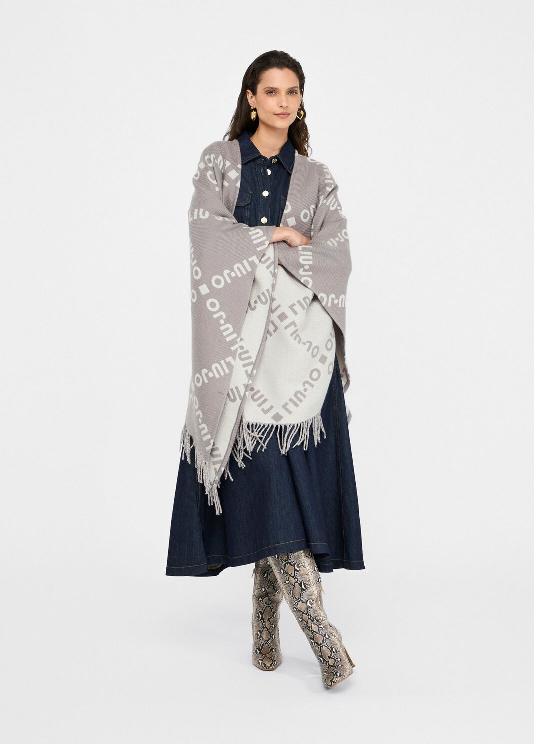 CLOACK/PONCHO