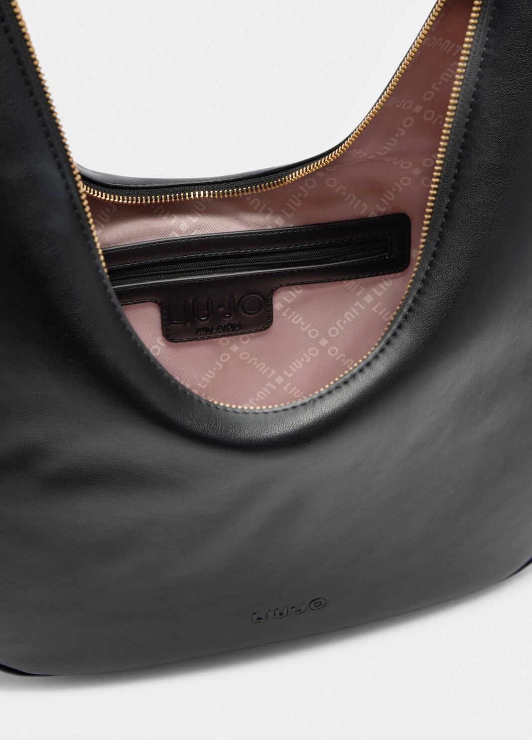 Large hobo bag with chain