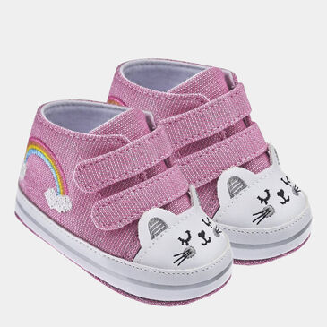 Пүүзэн бойтог нярай мууртай