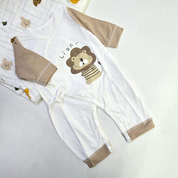 Боди нимгэн уяатай арслан