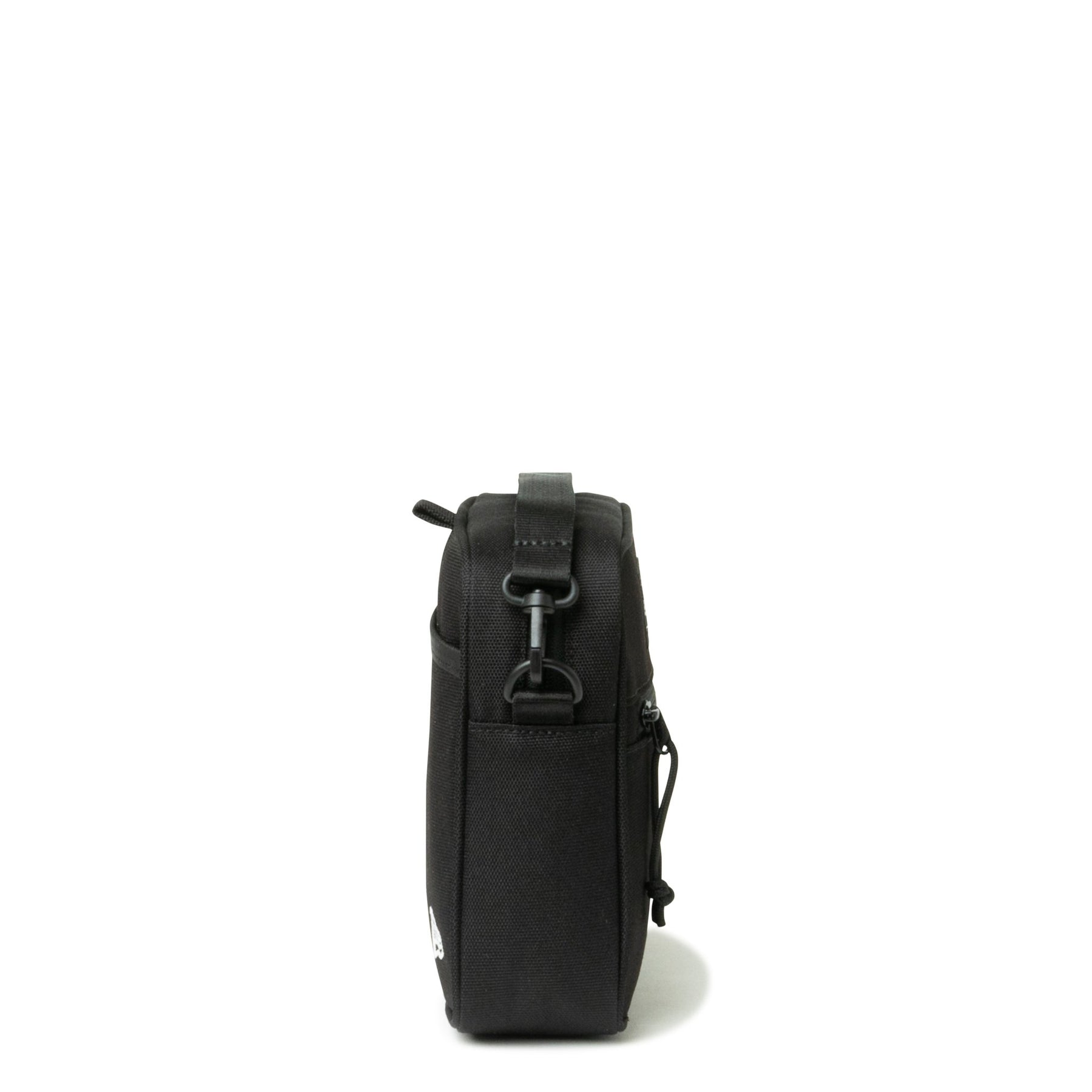 SQUARE SHOULDER POUCH BLK INTL