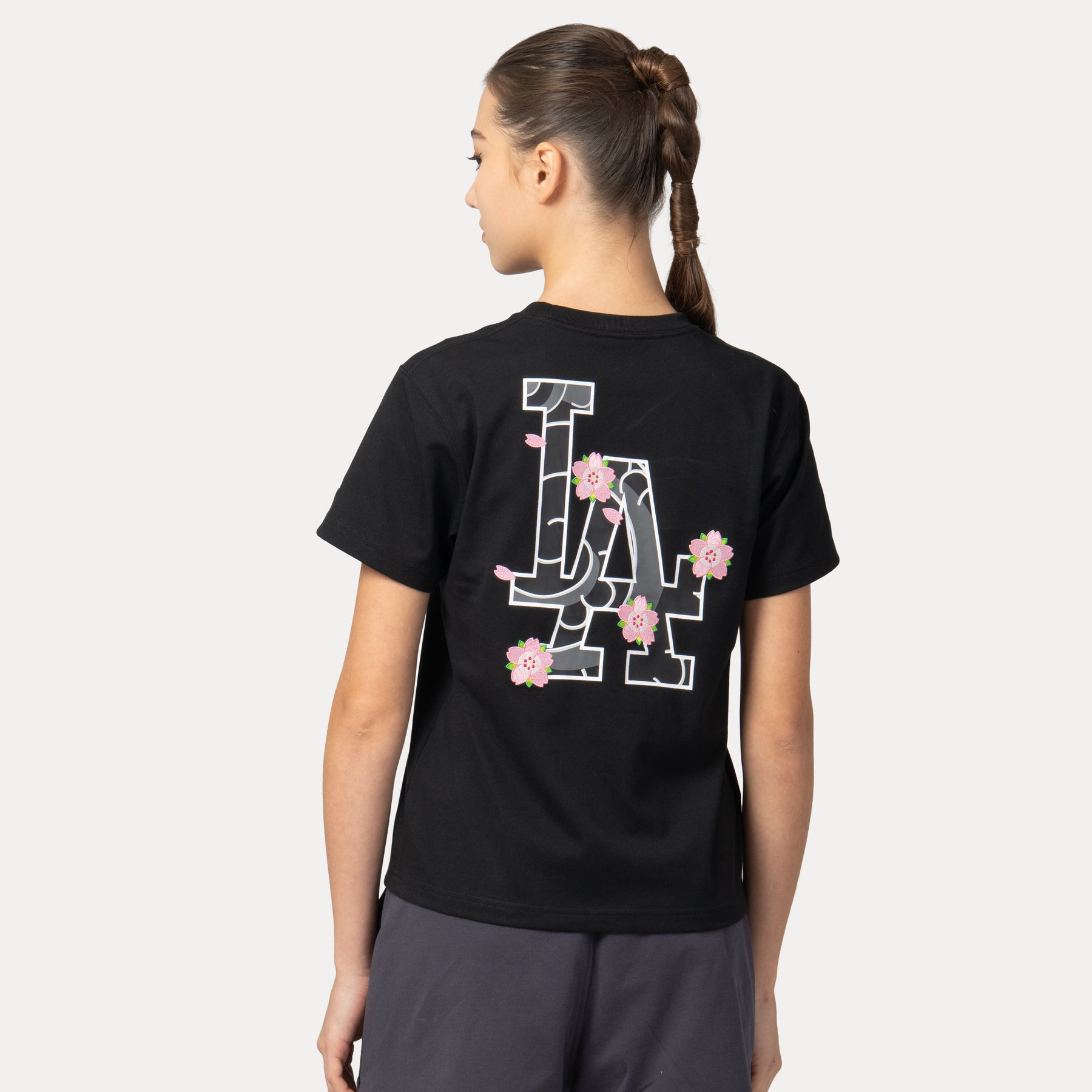 W SS TEE SAKURA PACK SS26 LOSDOD CEBLACK