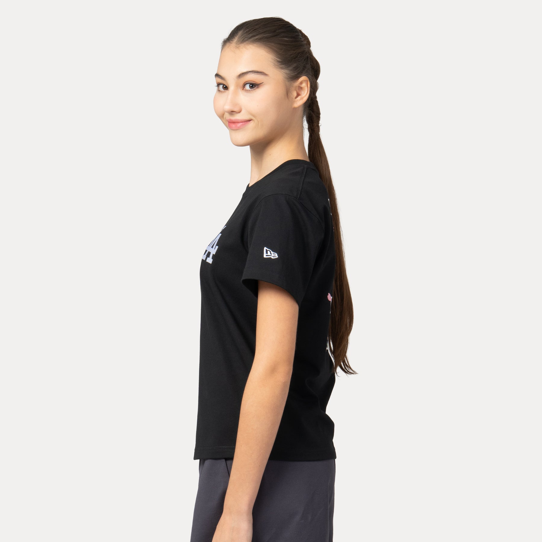 W SS TEE SAKURA PACK SS26 LOSDOD CEBLACK