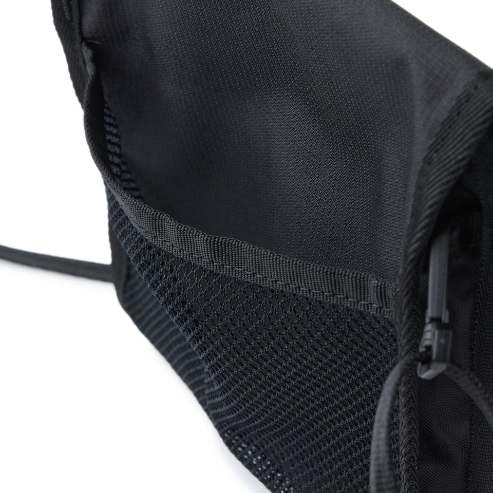 SQUARE NECK POUCH NE LOGO BLK REF INTL