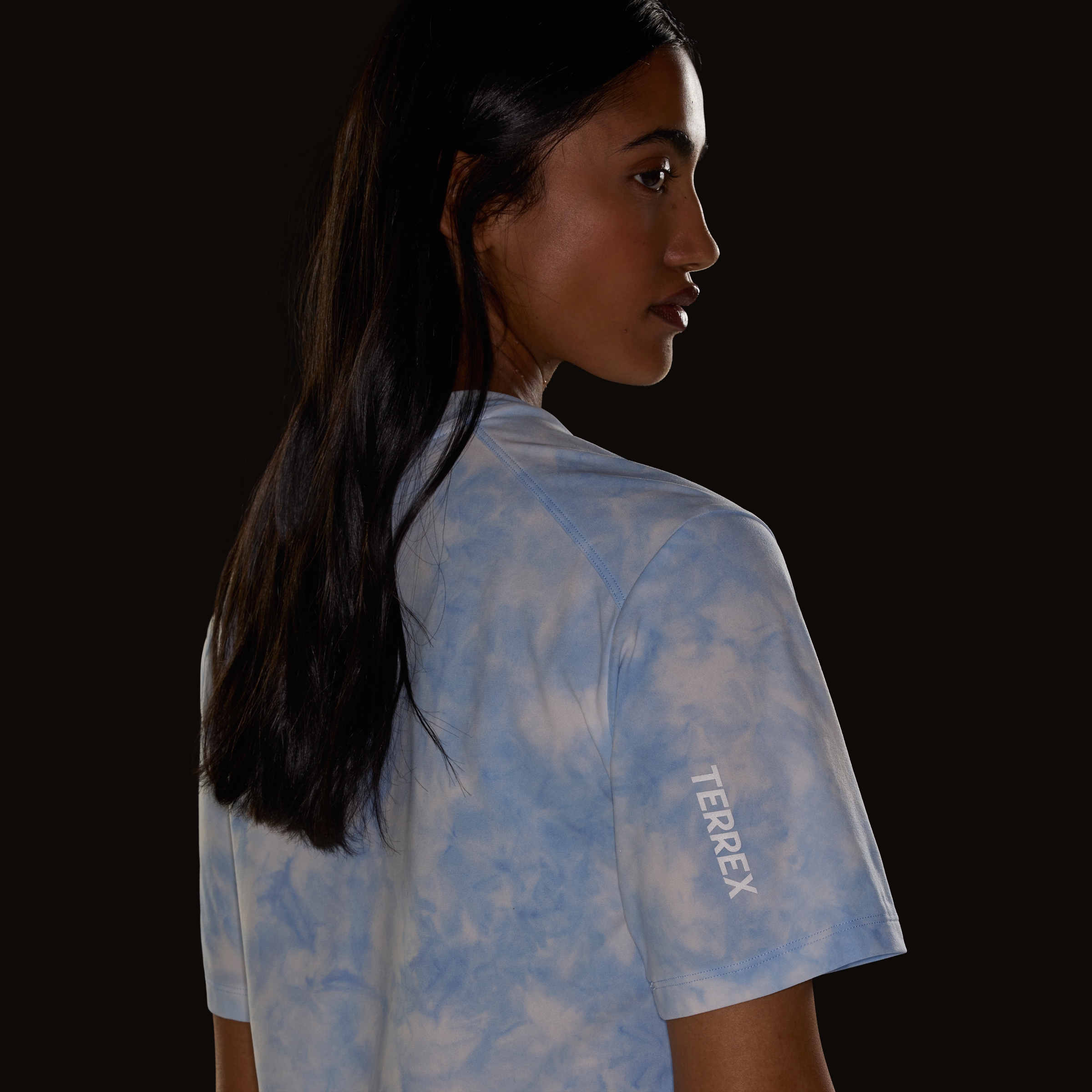 W MT TEE SD WHITE/GLOBLU