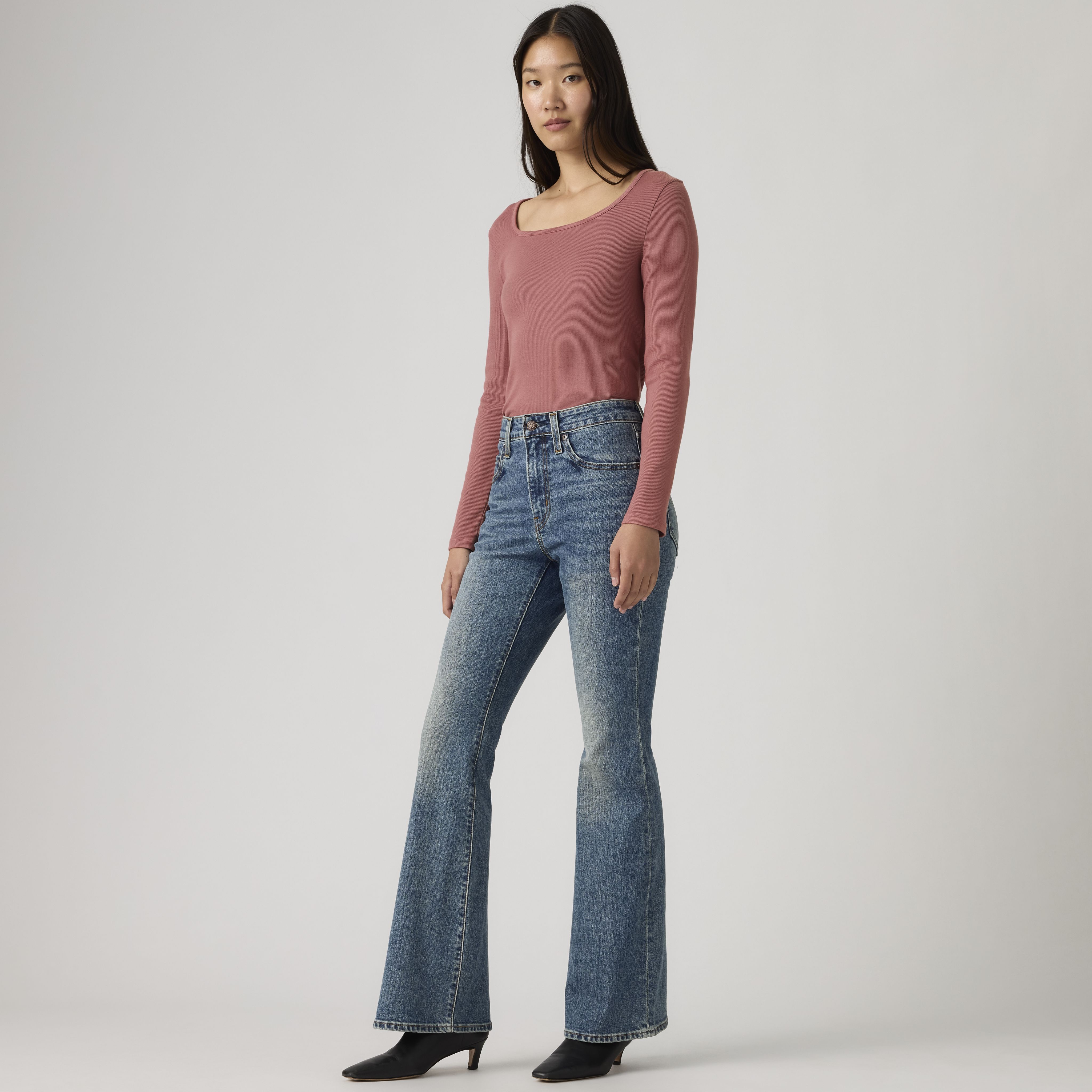 726 HR FLARE FACE RIGHT