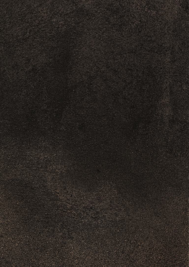 F228 G1 Anthracite Titanite
