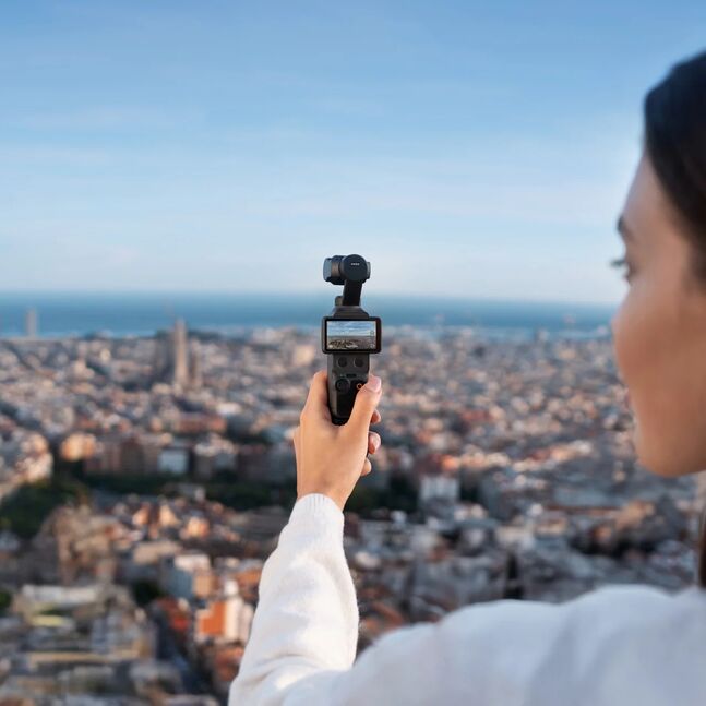 DJI Osmo Pocket 4 creator combo