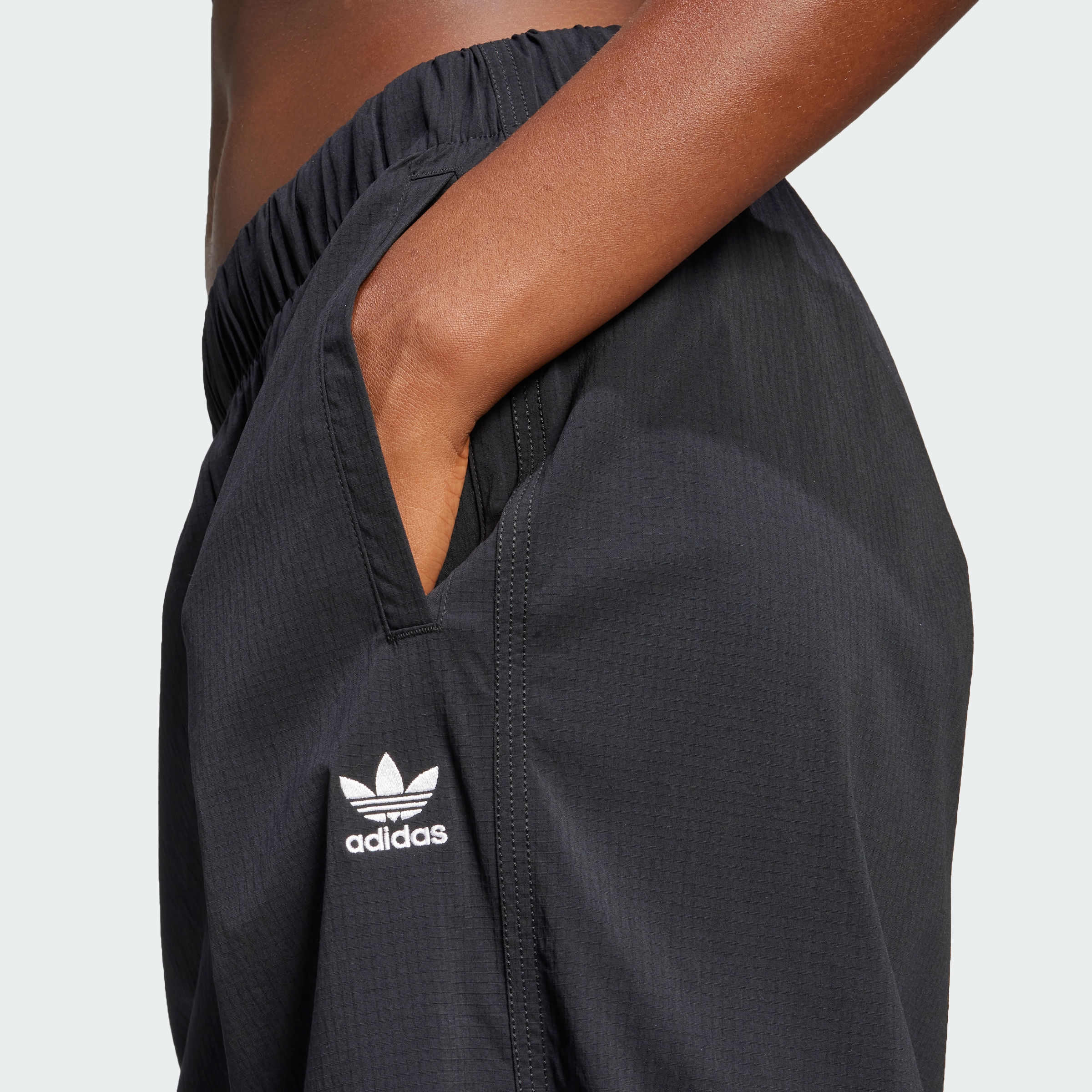 ESS S PARA PANT BLACK