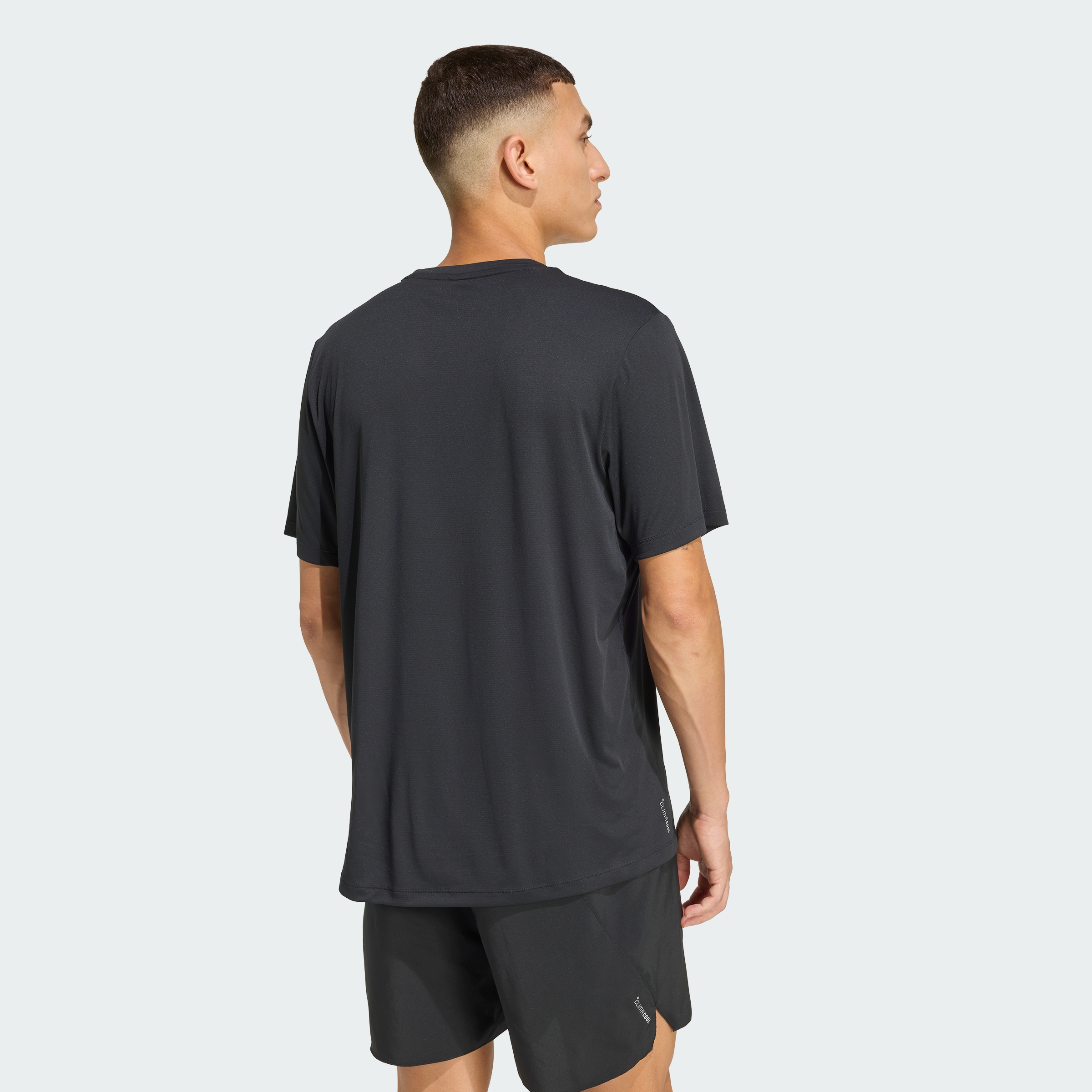 Run Ess Tee M BLACK