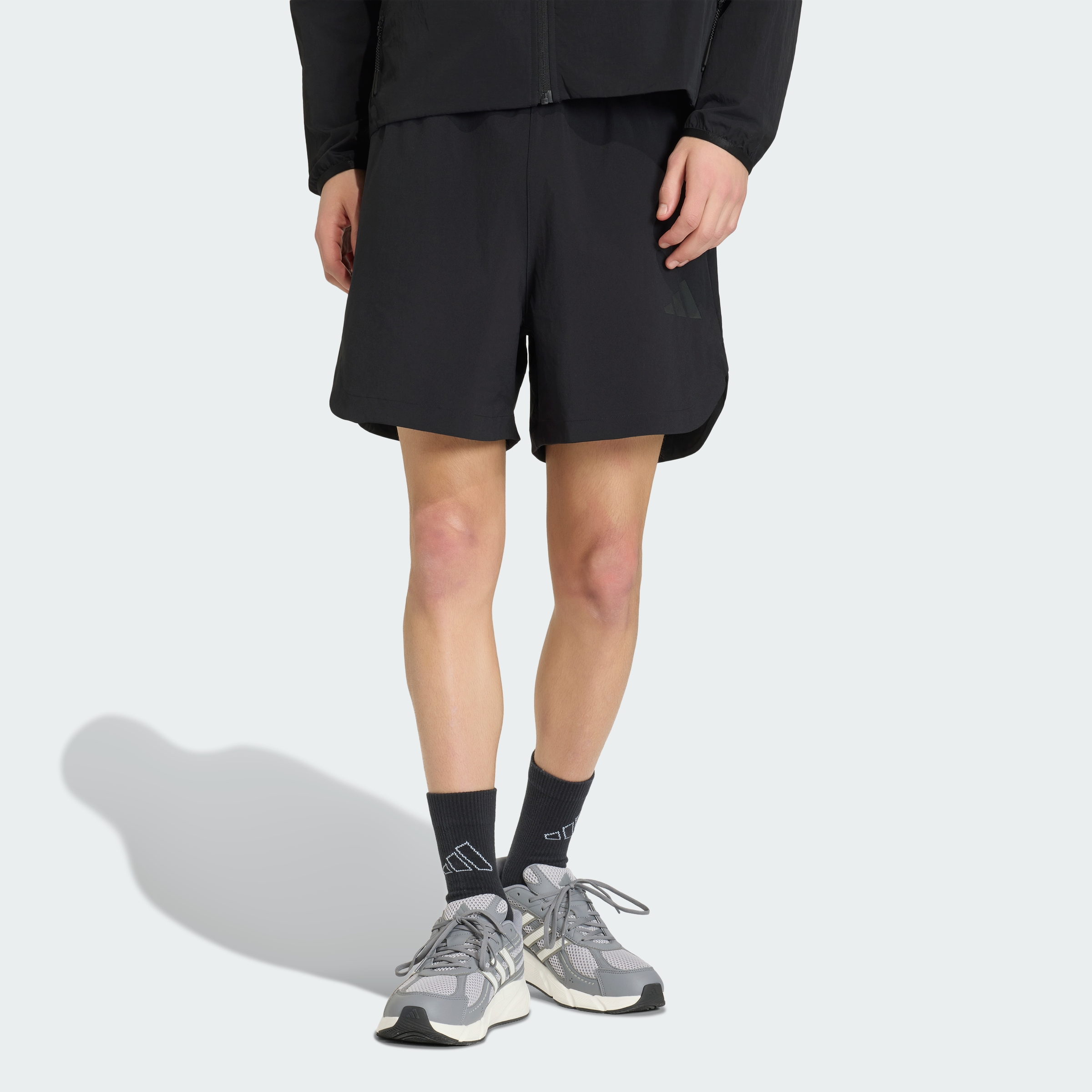 M CT Q2 SHORT BLACK