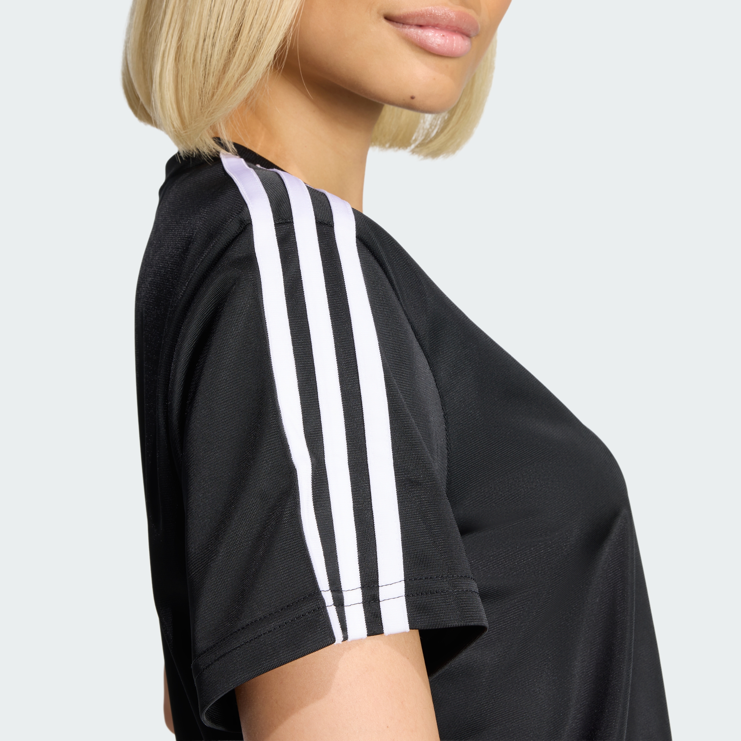 FB TEE BLACK/WHITE