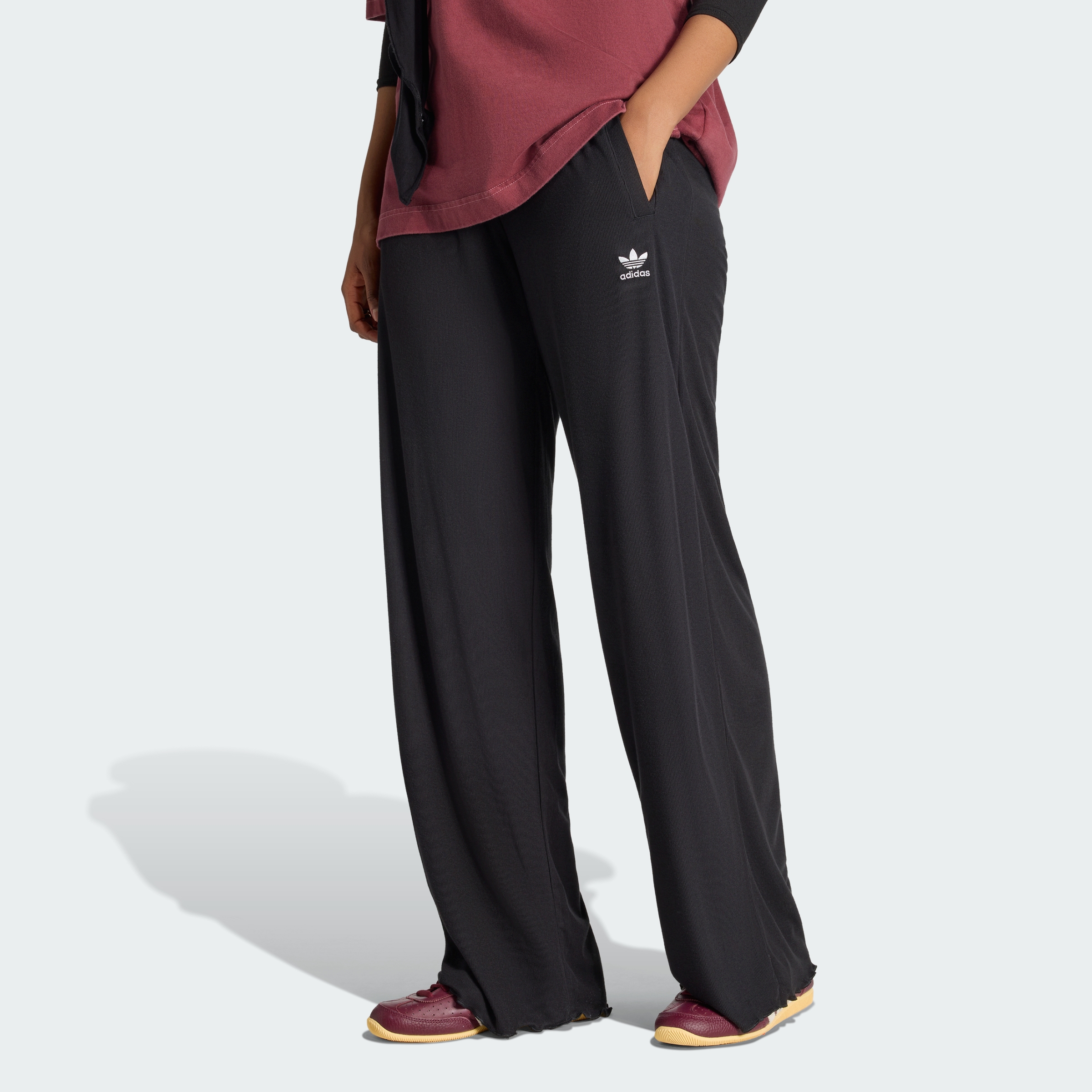 ESS PANT BLACK