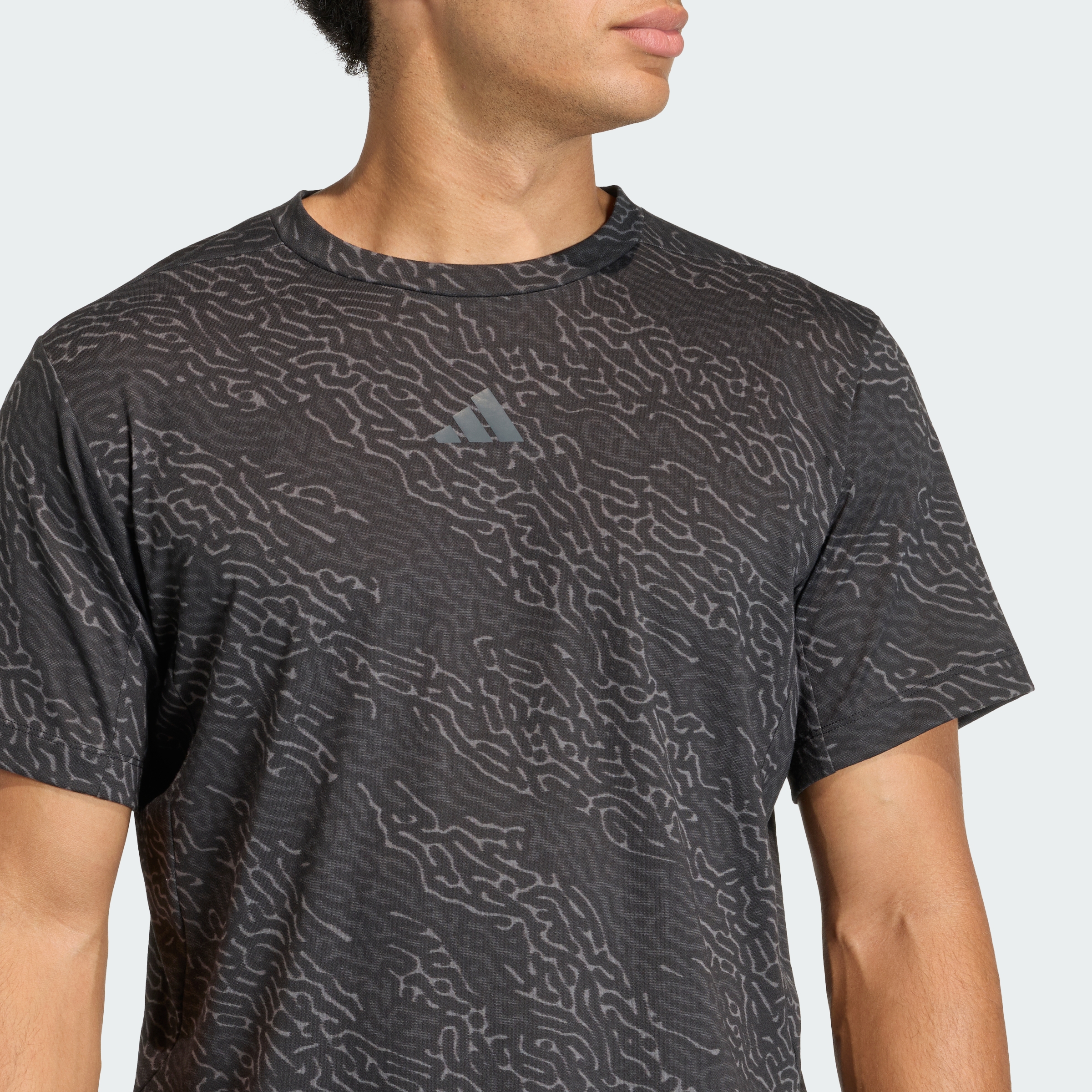 D4T AOP TEE BLACK/GREFIV