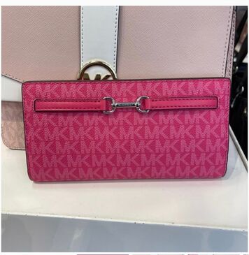 Michael kors ягаан түрийвч 