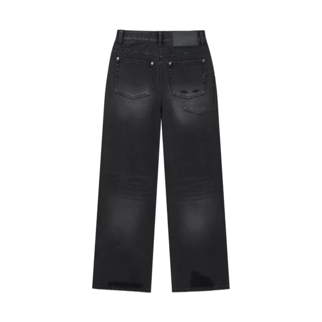 BACK POCKET PATCH DESTROYED DENIM PANTS