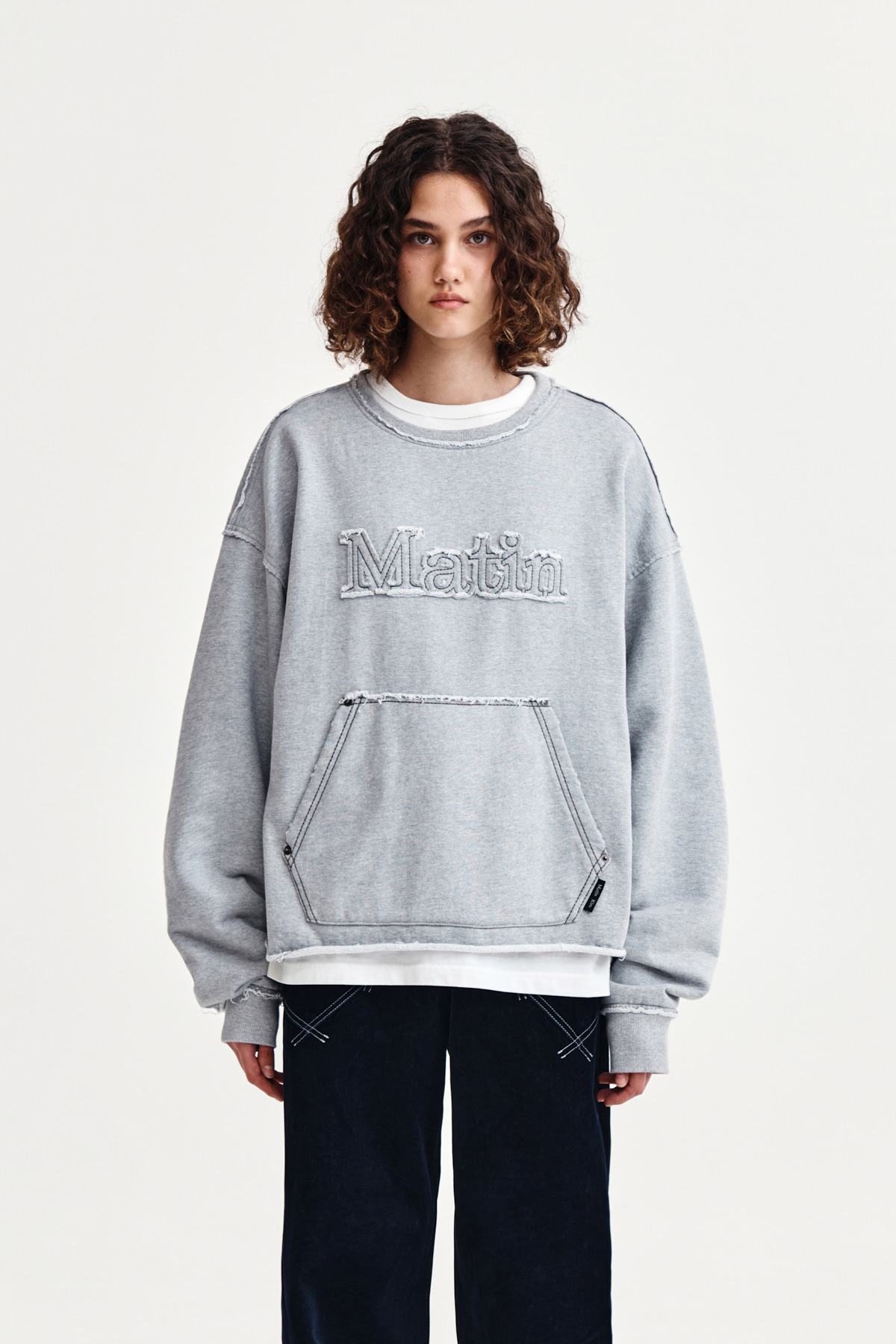 RAW CUT APPLIQUE SWEATSHIRT