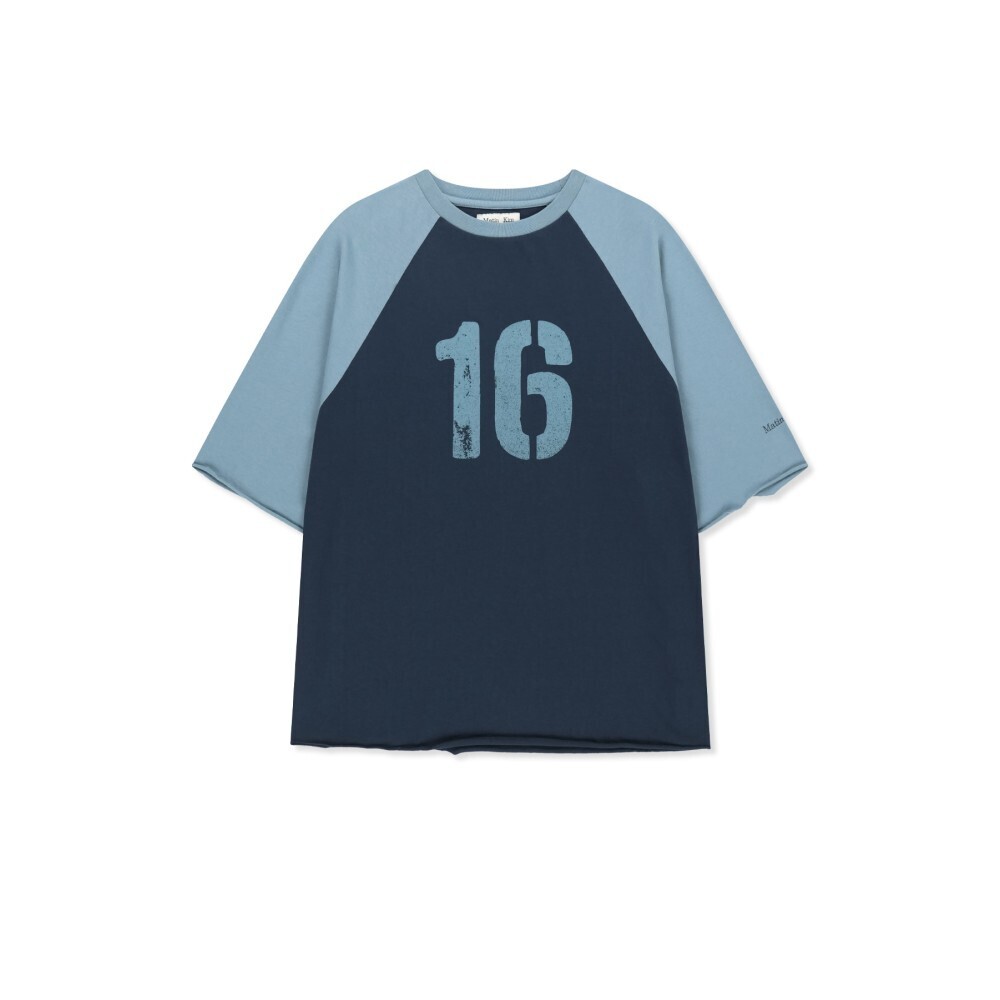 RAW EDGE RAGLAN TOP