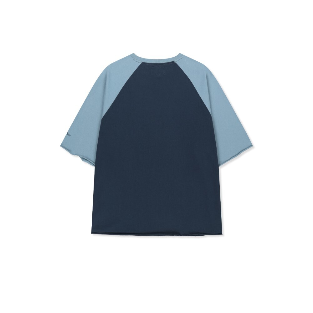 RAW EDGE RAGLAN TOP