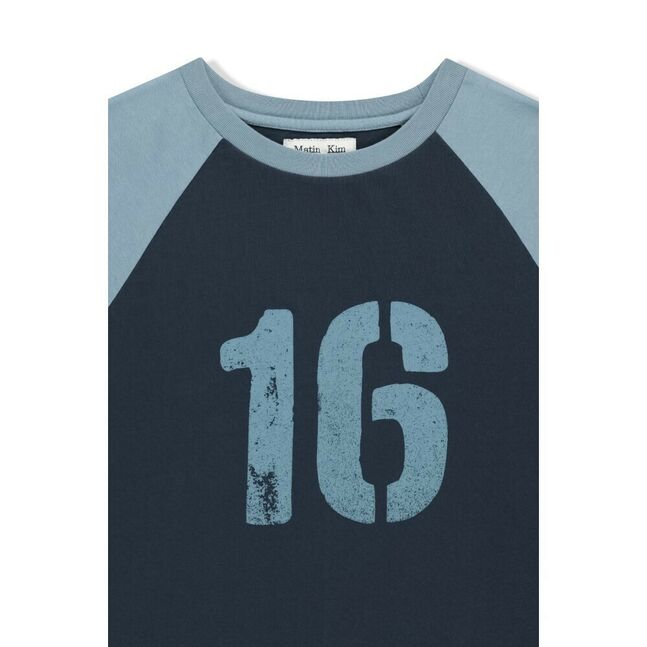 RAW EDGE RAGLAN TOP