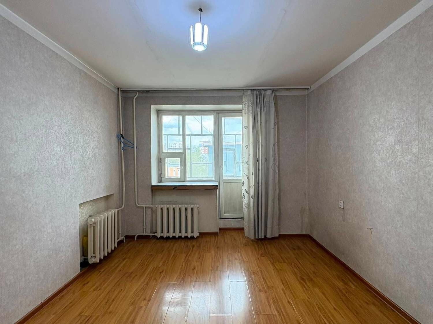 Офицеруудын ордны хойд тал 2 өрөө худалдана 8