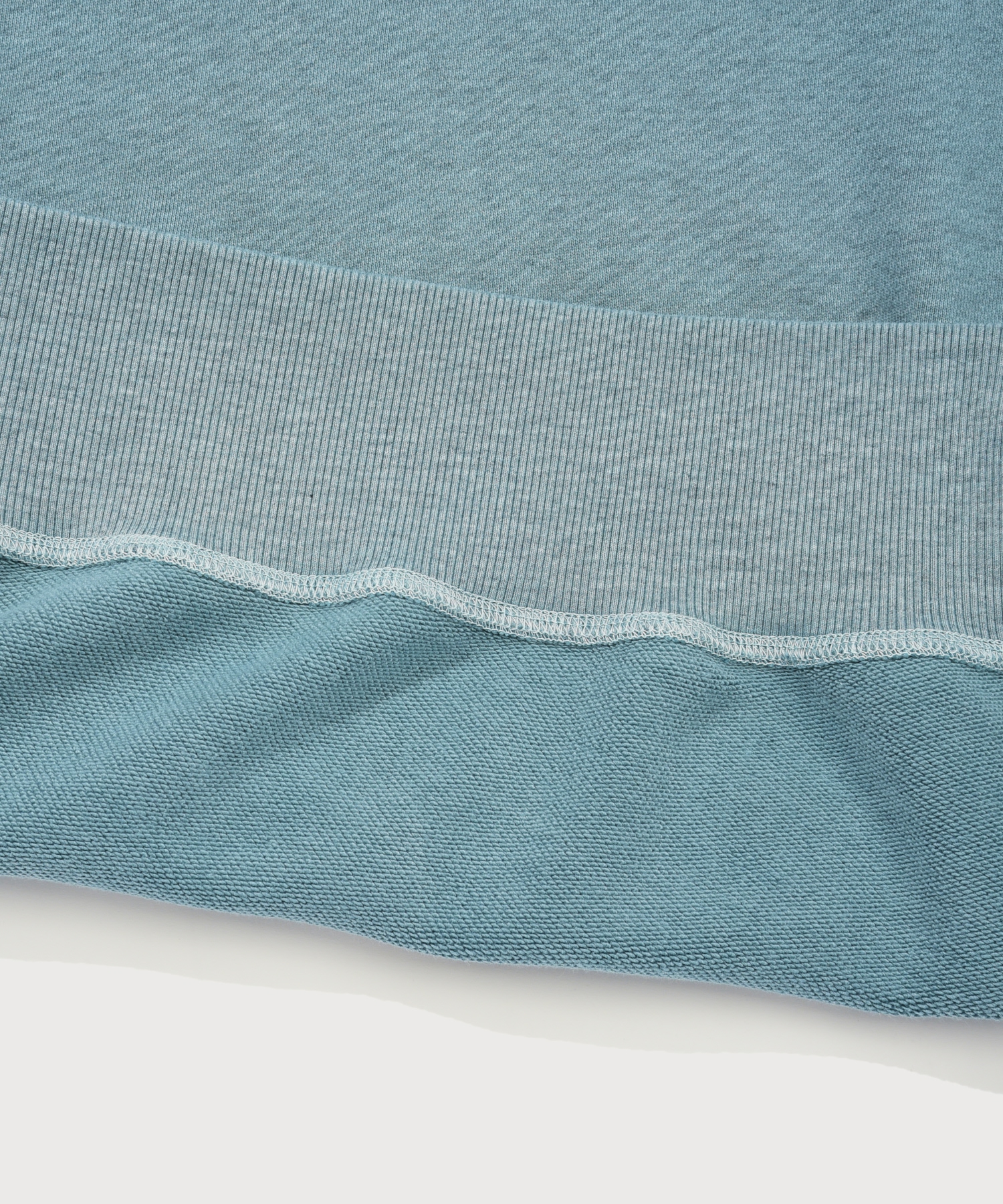 FLAG GRAPHIC PIGMENT SWEATSHIRT