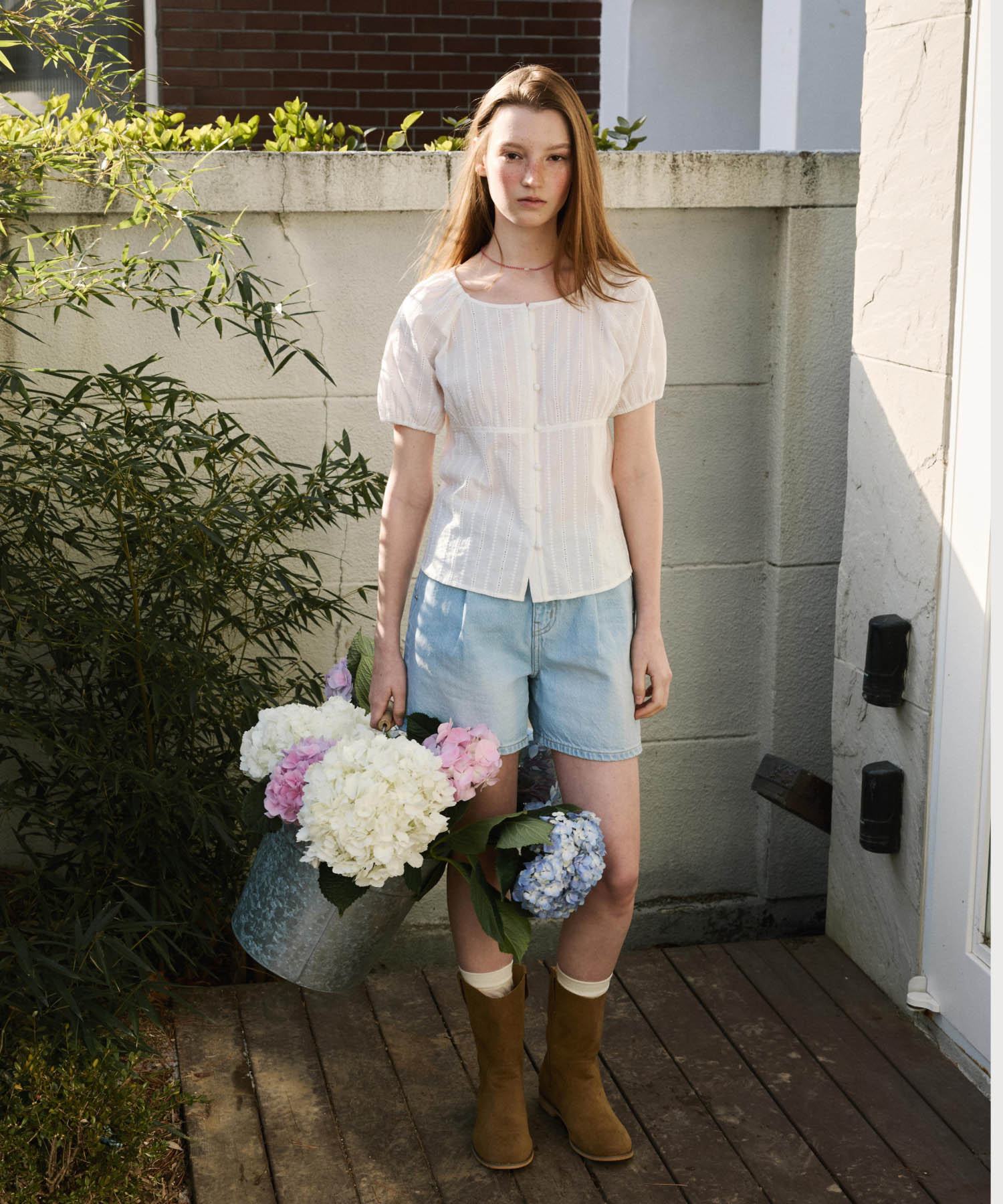 WOMEN PINTUCK DENIM SHORTS