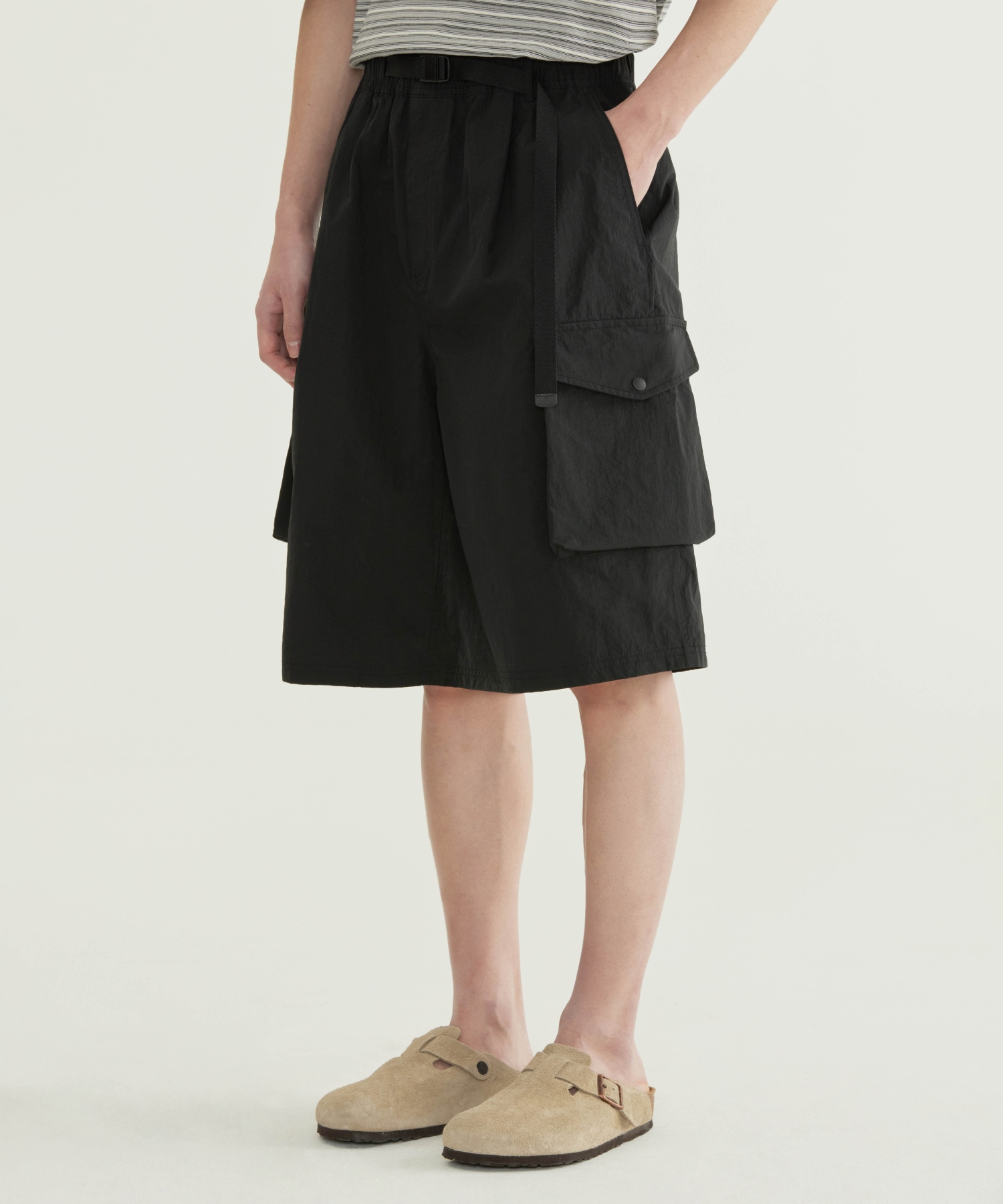 BERMUDA CARGO NYLON SHORTS