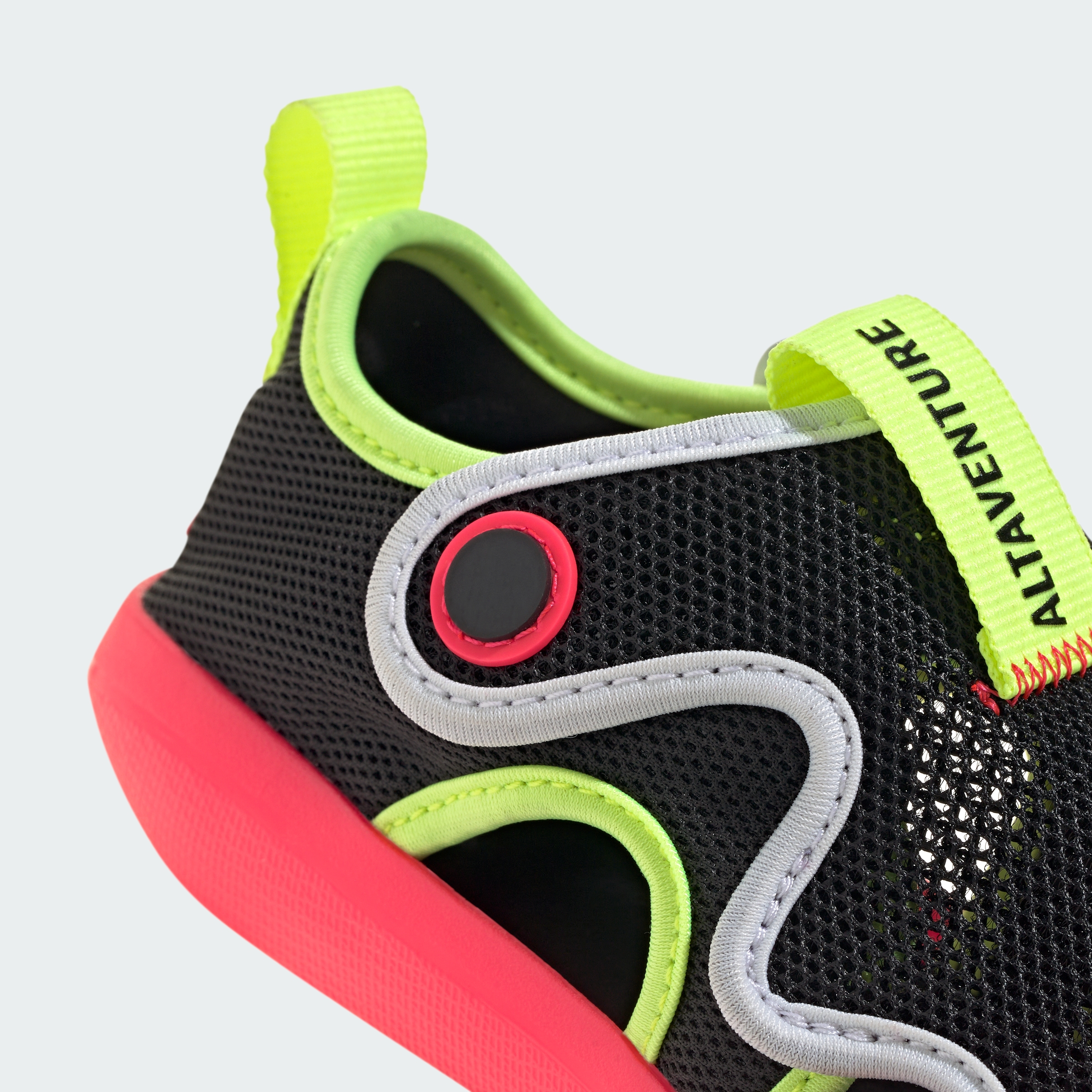 ALTAVENTURE 3 C CBLACK/LUCRED/LUCLEM