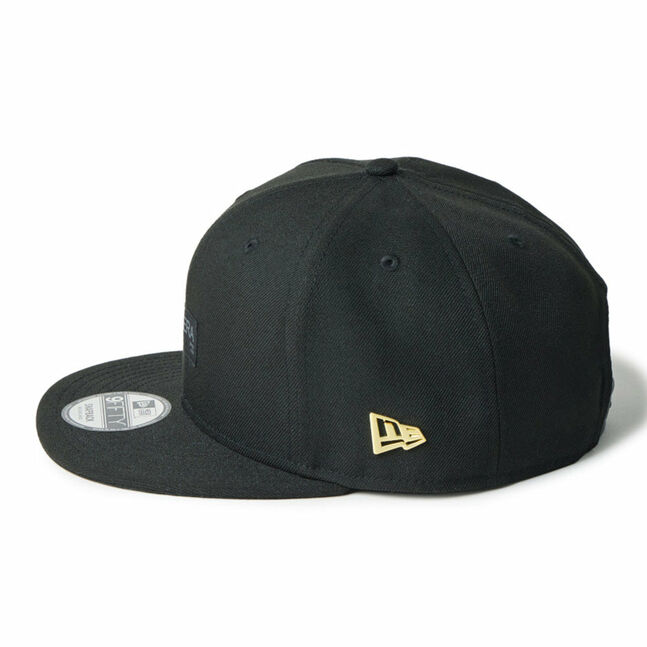 950 METAL FLAG BLK GLD 261 INTL