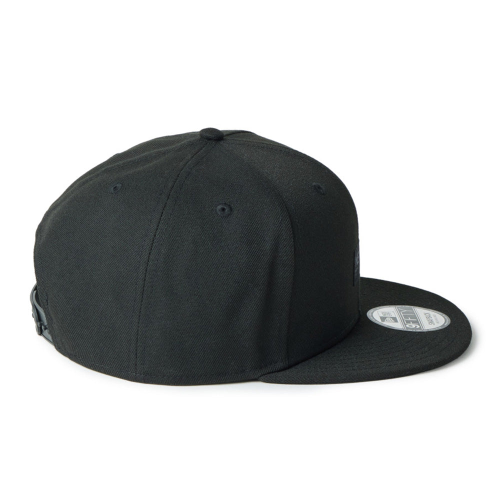 950 METAL FLAG BLK GLD 261 INTL