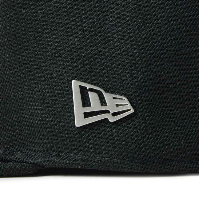 950 METAL FLAG BLK SIL 261 INTL