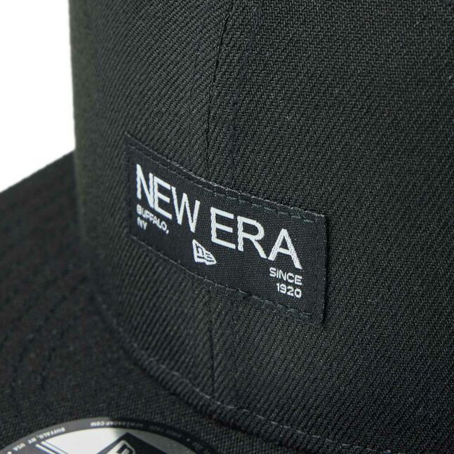 950 METAL FLAG BLK SIL 261 INTL