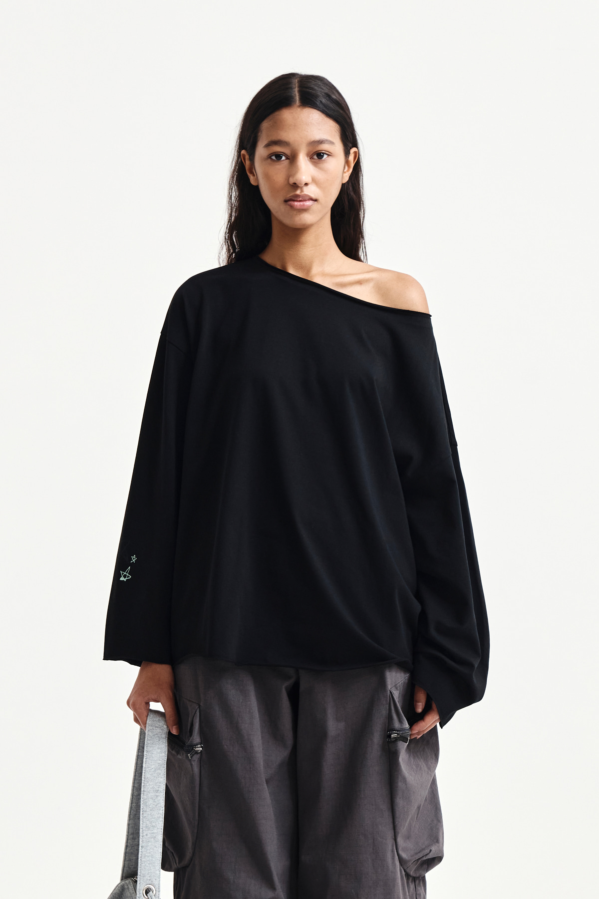 RAW HEM FINISHED BOAT NECK TOP
