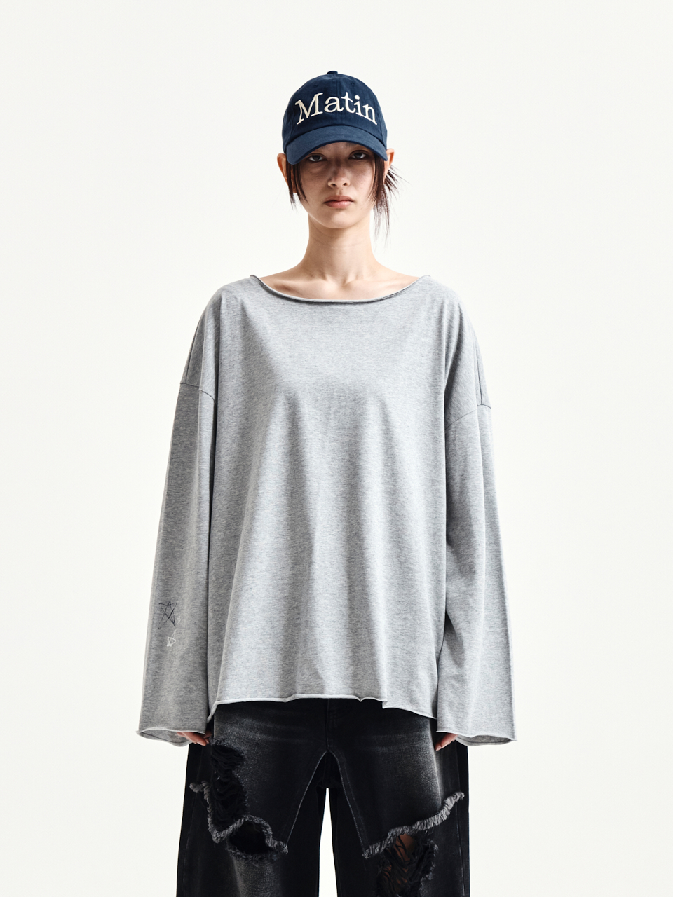 RAW HEM FINISHED BOAT NECK TOP
