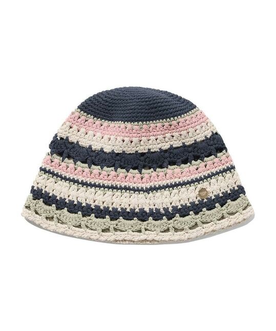 CLOVER HEART KNIT BUCKET HAT