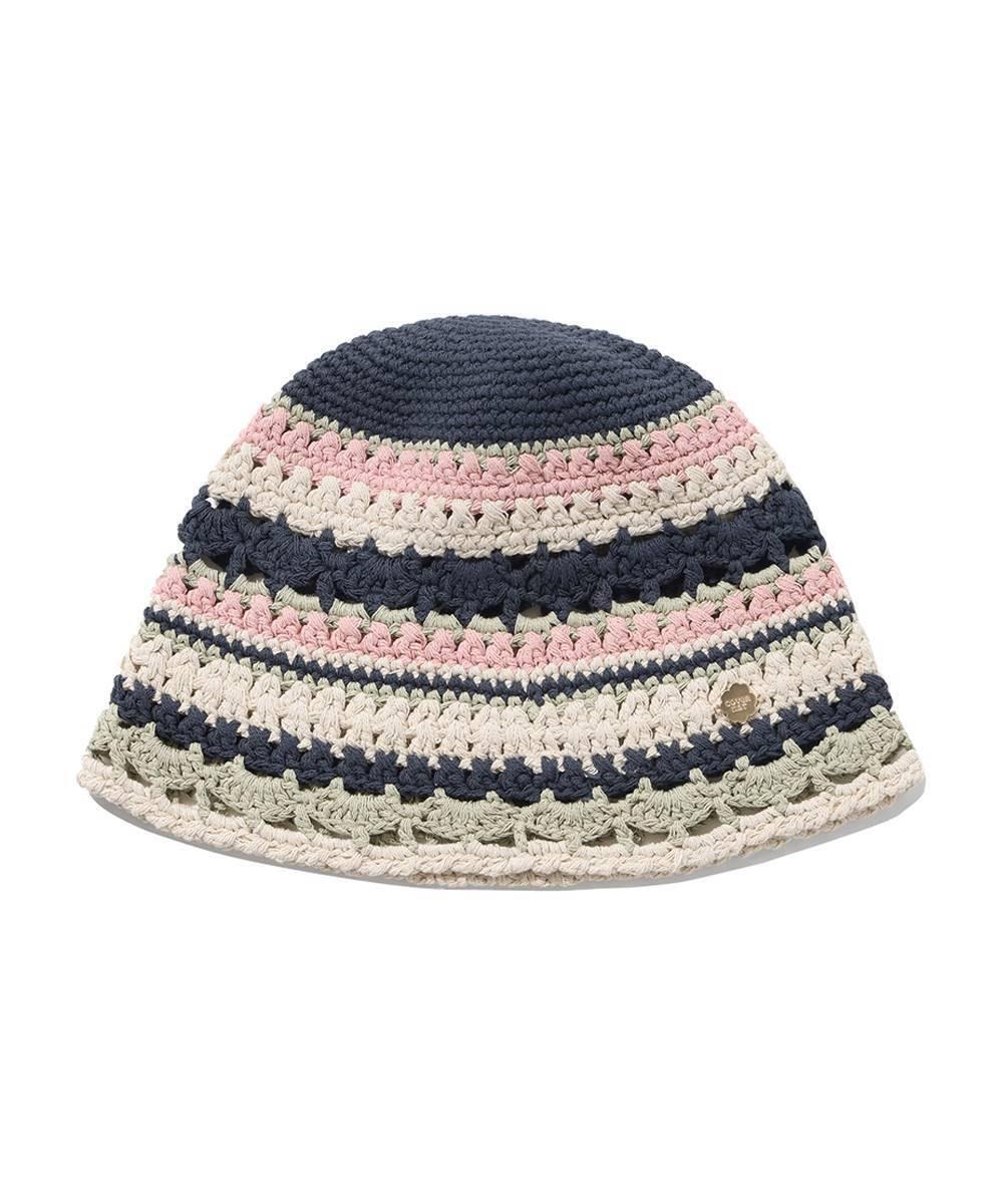 CLOVER HEART KNIT BUCKET HAT