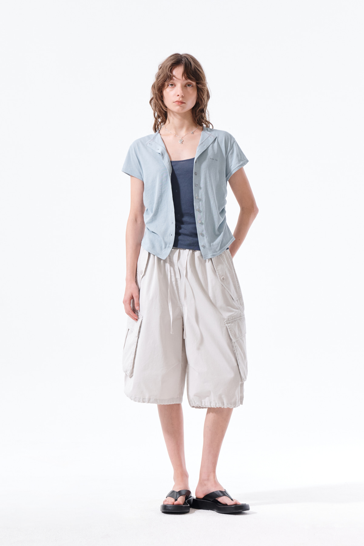 WASHED COTTON PATCH POCKET BERMUDA PANTS
