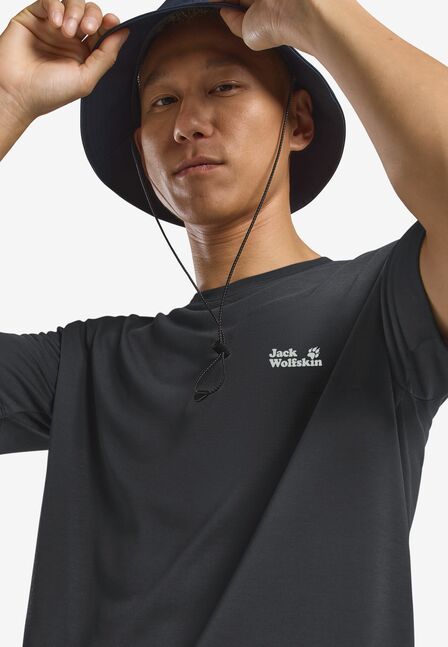 VONNAN GRAPHIC T M