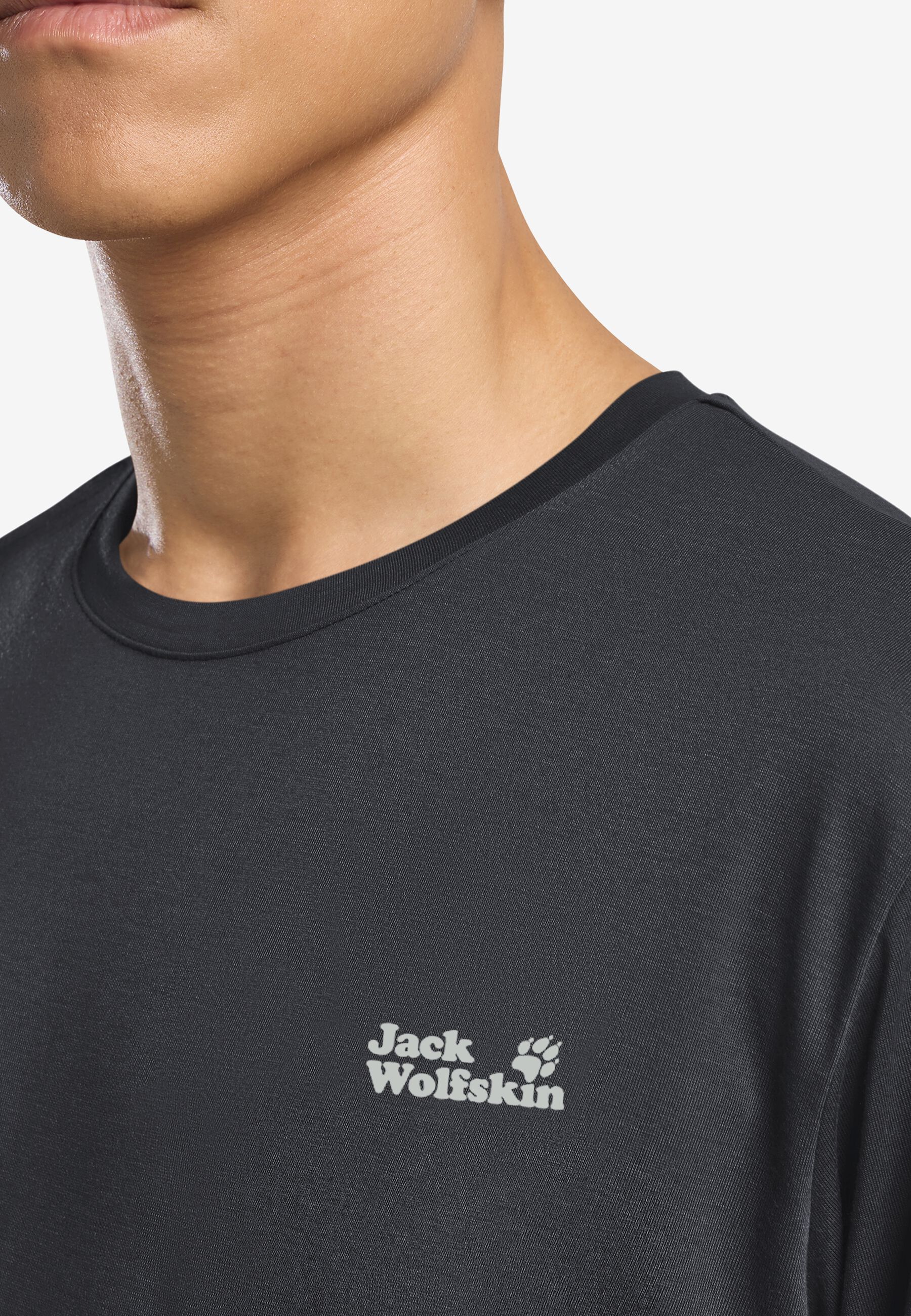 VONNAN GRAPHIC T M