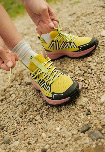 WILD HIKE LOW W