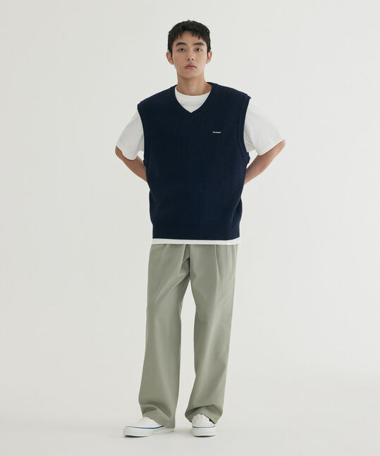KNIT VEST