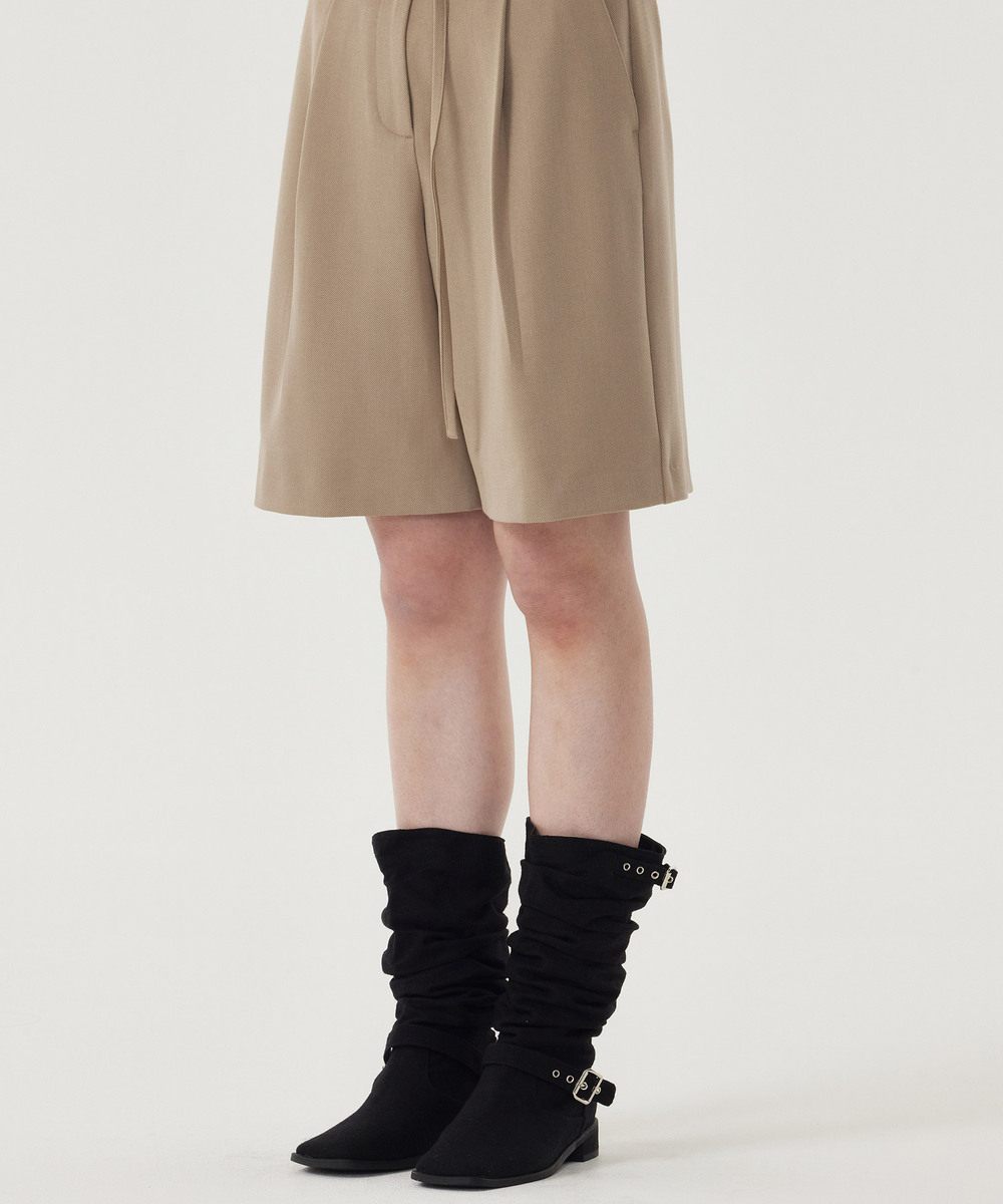 WOMAN BELTED BERMUDA SHORTS