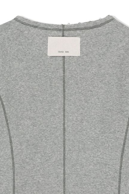 MULTI STYLING HOOK DETAIL SLIM TOP