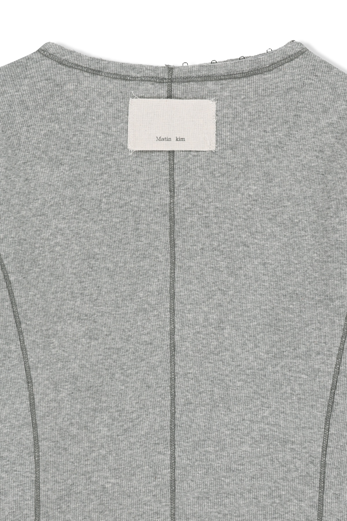 MULTI STYLING HOOK DETAIL SLIM TOP